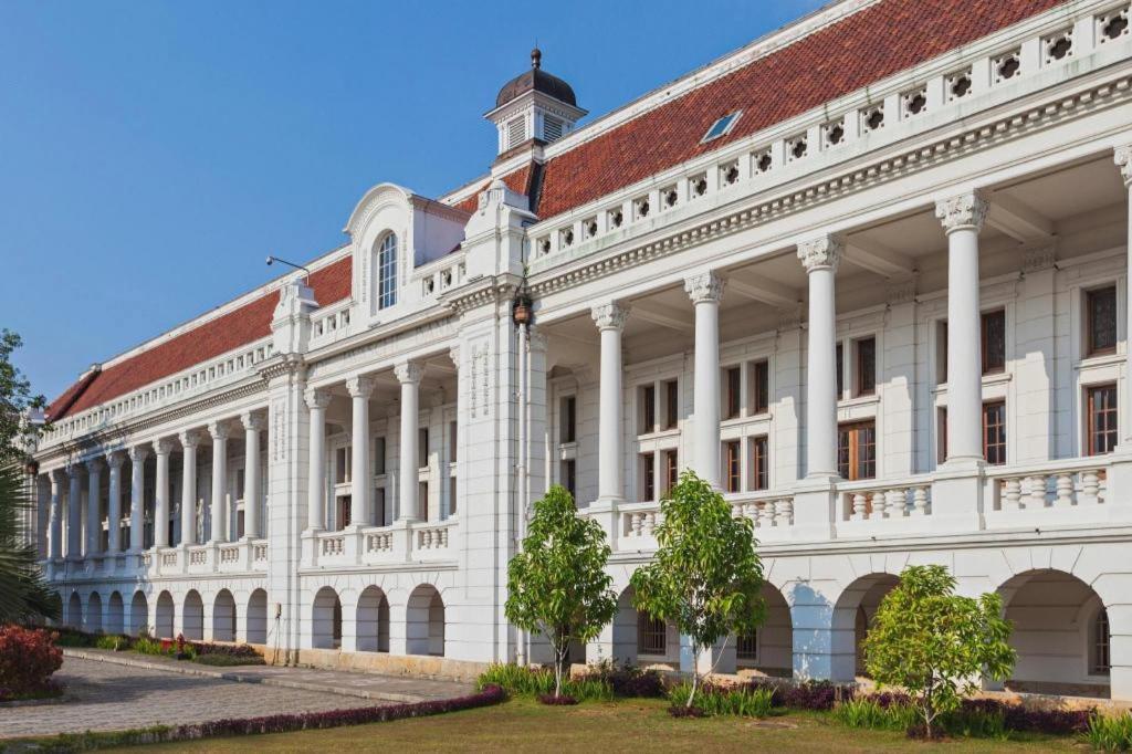 Oriental Residence Pasar Baru Jakarta Exterior photo